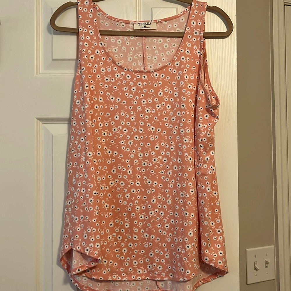 Zenana tank top with flowers size XL